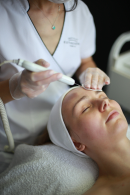 Die Ultraschalltherapie wird auch als Massage auf molekularer Ebene bezeichnet.
